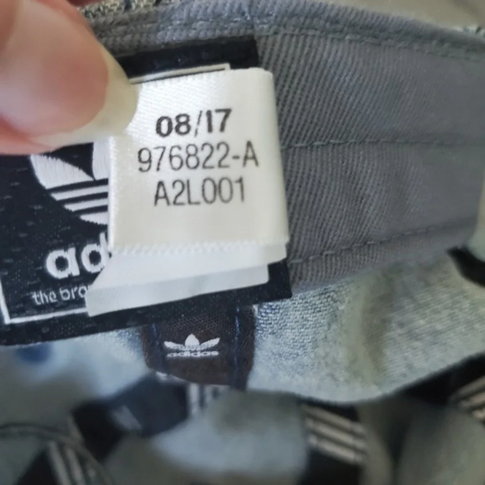 Adidas Fanny Pack Bag Gray Logo Adjustable Strap & Washed Denim Baseball Cap Set